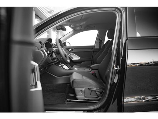 Audi Q3 35 TFSI Pro Line Trekhaak | Stoelverwarming | Parkeersensoren voor + achter | ActivLease financial lease