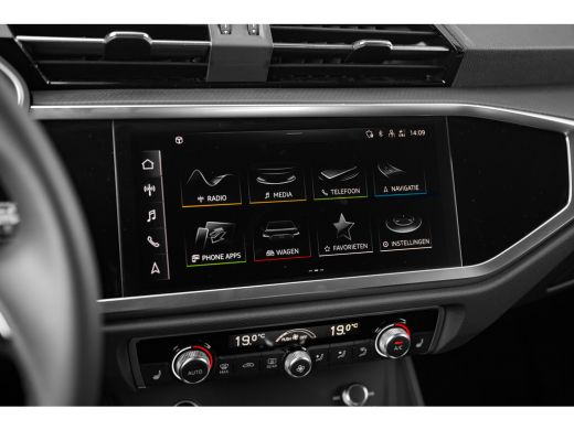 Audi Q3 35 TFSI Pro Line Trekhaak | Stoelverwarming | Parkeersensoren voor + achter | ActivLease financial lease