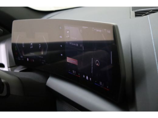 BMW 1 Serie 120 M Sport Automaat / Panoramadak / Trekhaak / Sportstoelen / Achteruitrijcamera / M Adaptief on... ActivLease financial lease