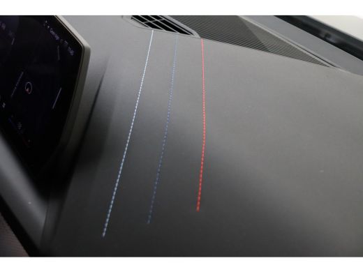 BMW 1 Serie 120 M Sport Automaat / Panoramadak / Trekhaak / Sportstoelen / Achteruitrijcamera / M Adaptief on... ActivLease financial lease