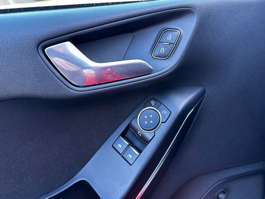 Ford Fiesta 1.0 100 PK ST-Line | ADAPTIEVE CRUISE CONTROL| STUUR, STOEL EN VOORRUITVERWARMING| B&O SOUND| CAM... ActivLease financial lease