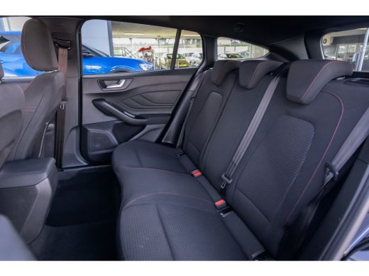 Ford Focus 1.0 EcoBoost Hybrid ST Line | 155pk! | Stoel/stuur/voorruit verwarming | Apple Carplay/Android Au... ActivLease financial lease