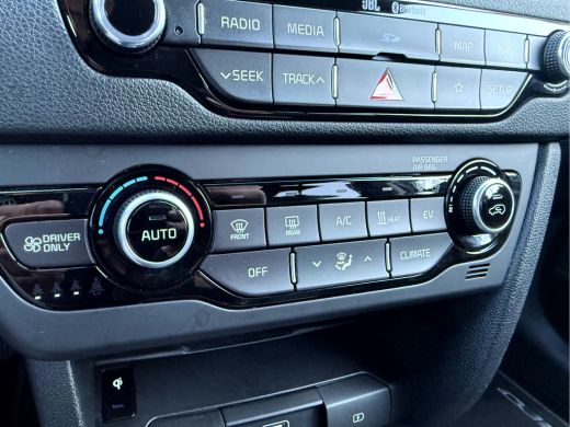 Kia e-Niro ExecutiveLine 64 kWh App Connect, Leer, Camera, Stoel/Stuur Verwarming ActivLease financial lease