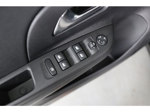 Opel Corsa 1.2 Elegance Carplay | Parkeersensoren | Airco | Cruise controle |  Dealer onderhouden | ActivLease financial lease