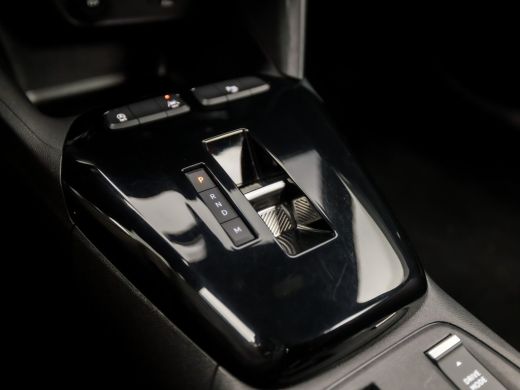 Opel Corsa 1.2 GS Line 131Pk Automaat (VIRTUAL COCKPIT, BLACK SPORT, APPLE CARPLAY, GROOT NAVI, 360 CAMERA, ... ActivLease financial lease