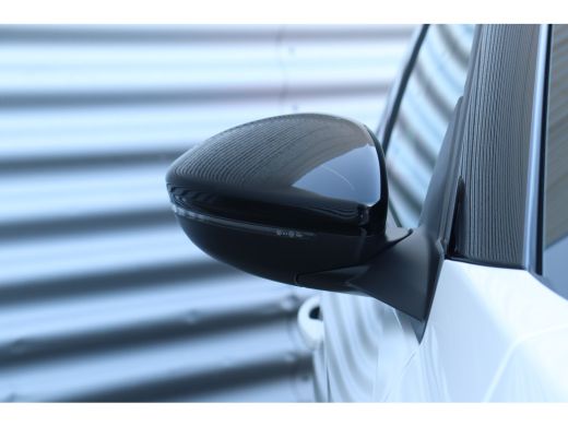 Opel Corsa 1.2 HYBRID 100PK GS AUTOMAAT / NAVI / LEDER / CLIMA / LED / PDC / 16" LMV / KEYLESS / CAMERA / 1E... ActivLease financial lease