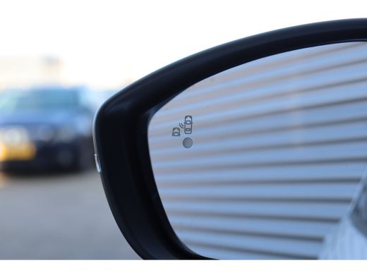 Opel Corsa 1.2 HYBRID 100PK GS AUTOMAAT / NAVI / LEDER / CLIMA / LED / PDC / 16" LMV / KEYLESS / CAMERA / 1E... ActivLease financial lease