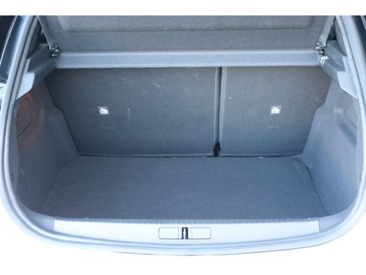 Opel Corsa 1.2 HYBRID 100PK GS AUTOMAAT / NAVI / LEDER / CLIMA / LED / PDC / 16" LMV / KEYLESS / CAMERA / 1E... ActivLease financial lease