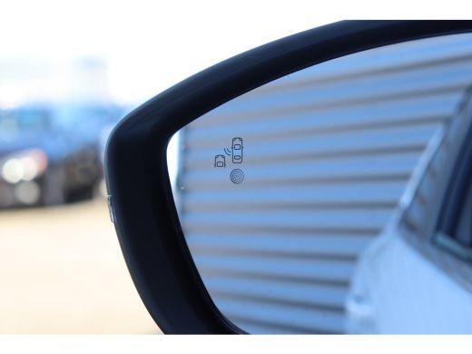 Opel Corsa 1.2 TURBO 100PK 5-DRS ELEGANCE GS-LINE / NAVI / LEDER / CLIMA / LED / PDC / 17" LMV / UNIEK / CAM... ActivLease financial lease