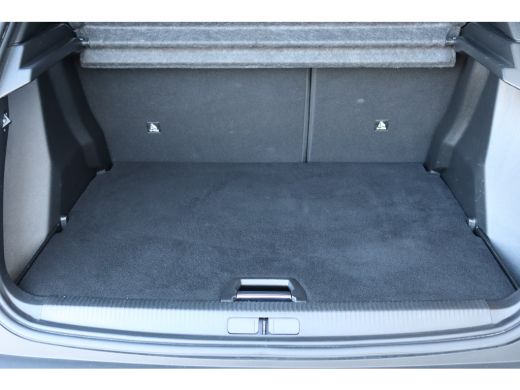 Peugeot 2008 1.2 PURETECH 130PK GT PACK AUTOMAAT / NAVI / LEDER / CLIMA / LED / PDC / 17" LMV / KEYLESS / ALCA... ActivLease financial lease