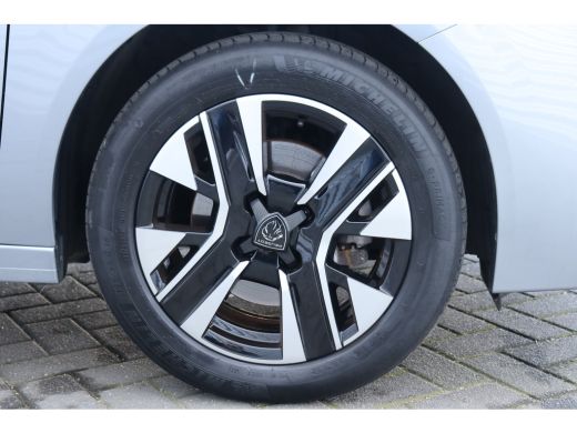 Peugeot 208 1.2 PURETECH 100PK ALLURE AUTOMAAT / NAVI / LEDER / CLIMA / PDC / 16" LMV / CAMERA / WINTERPAKKET... ActivLease financial lease