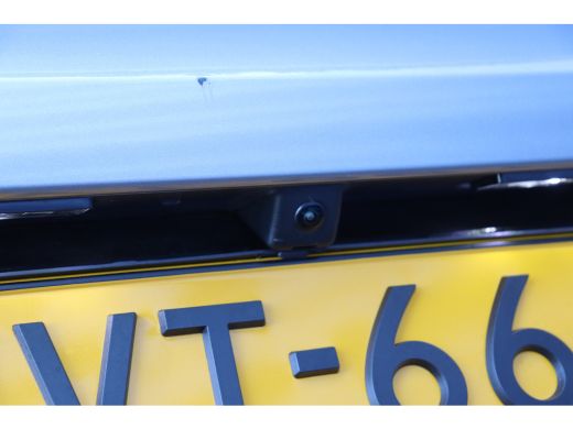 Peugeot 208 1.2 PURETECH 100PK ALLURE AUTOMAAT / NAVI / LEDER / CLIMA / PDC / 16" LMV / CAMERA / WINTERPAKKET... ActivLease financial lease