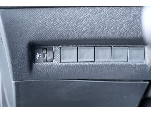 Peugeot 208 1.2 PURETECH 100PK ALLURE AUTOMAAT / NAVI / LEDER / CLIMA / PDC / 16" LMV / CAMERA / WINTERPAKKET... ActivLease financial lease