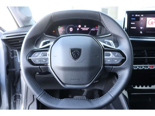 Peugeot 208 1.2 PURETECH 100PK ALLURE AUTOMAAT / NAVI / LEDER / CLIMA / PDC / 16" LMV / CAMERA / WINTERPAKKET... ActivLease financial lease