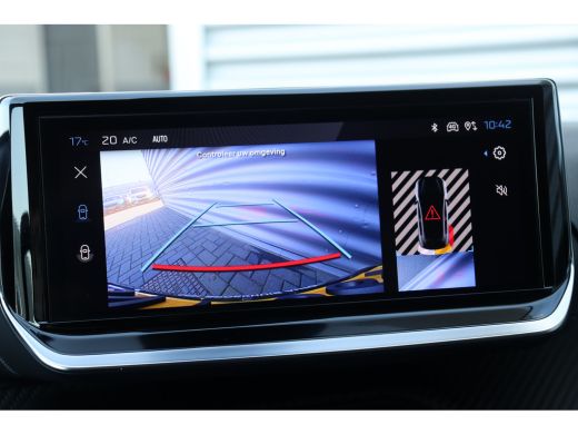 Peugeot 208 1.2 PURETECH 100PK ALLURE AUTOMAAT / NAVI / LEDER / CLIMA / PDC / 16" LMV / CAMERA / WINTERPAKKET... ActivLease financial lease