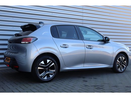 Peugeot 208 1.2 PURETECH 100PK ALLURE AUTOMAAT / NAVI / LEDER / CLIMA / PDC / 16" LMV / CAMERA / WINTERPAKKET... ActivLease financial lease