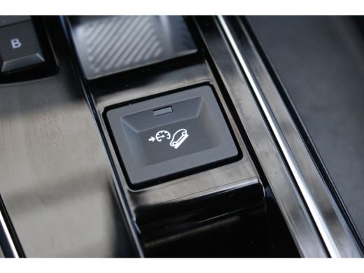 Peugeot 3008 1.6 HYbrid4 300 GT | Pano | Drive Assist | DAB | Keyless | Dodehoeksens. | Navi | Carplay | Pano ... ActivLease financial lease