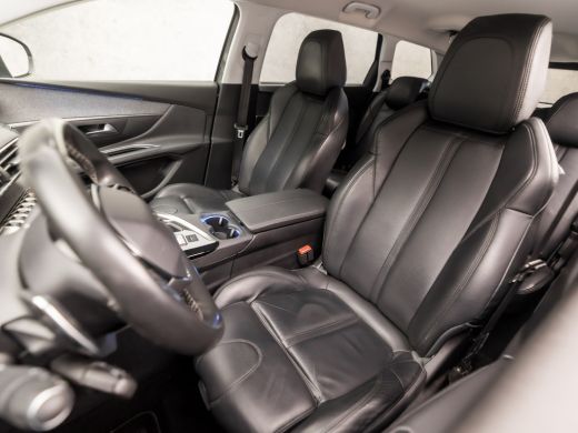 Peugeot 5008 1.2 PureTech Allure Sport 7 Persoons 131Pk Automaat (APPLE CARPLAY, GROOT NAVI, MEMORY SEATS, LED... ActivLease financial lease