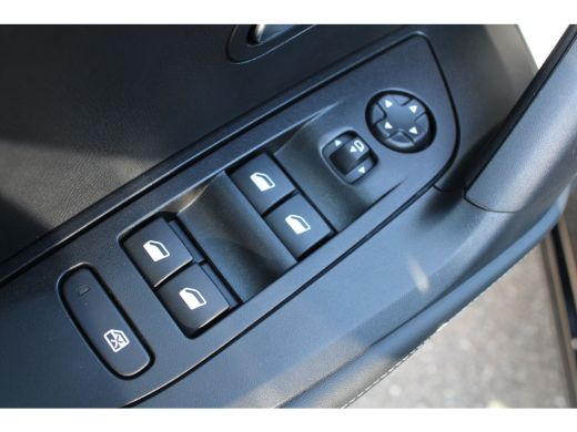 Peugeot e-2008 EV Allure 54 kWh | Automaat | Navigatie | Camera | Fase 3 laden | Nieuw model | Apple carplay | ActivLease financial lease