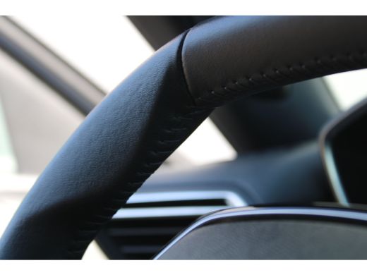 Peugeot e-2008 EV Allure 54 kWh | Automaat | Navigatie | Camera | Fase 3 laden | Nieuw model | Apple carplay | ActivLease financial lease