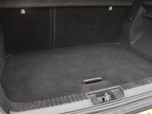 Renault Captur 1.3 TCe 140 Intens | Automaat | Camera | Carplay | Keyless | Navigatie | Full LED | 17'' | Climat... ActivLease financial lease