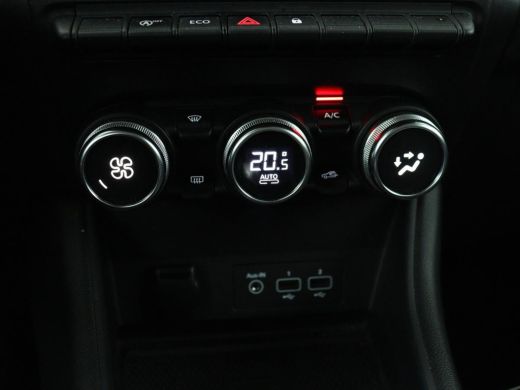 Renault Captur 1.3 TCe 140 Intens | Automaat | Camera | Carplay | Keyless | Navigatie | Full LED | 17'' | Climat... ActivLease financial lease