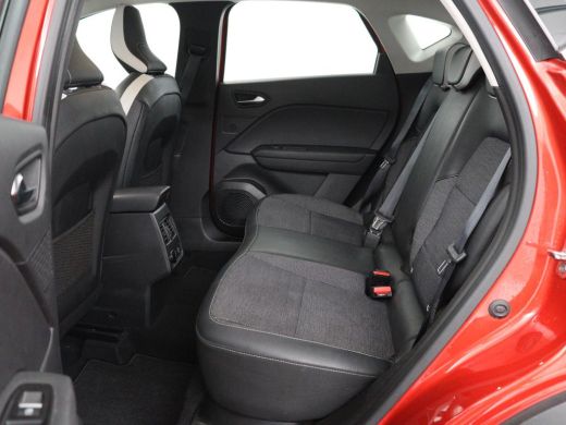 Renault Captur 1.3 TCe 140 Intens | Automaat | Camera | Carplay | Keyless | Navigatie | Full LED | 17'' | Climat... ActivLease financial lease