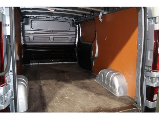 Renault Trafic 2.0 dCi 150pk L2 H1 Automaat ActivLease financial lease