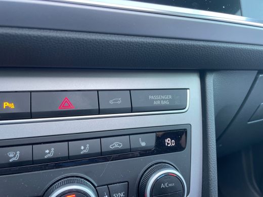 Seat Ateca 1.5 150pk TSI FR Business Intense Verwarmbare voorruit | Verwarmbaar stuurwiel | Panoramadak ActivLease financial lease