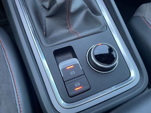 Seat Ateca 1.5 150pk TSI FR Business Intense Verwarmbare voorruit | Verwarmbaar stuurwiel | Panoramadak ActivLease financial lease