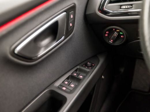 Seat Leon 1.5 TSI FR Ultimate Sport 150Pk Automaat (VIRTUAL COCKPIT, APPLE CARPLAY, NAVIGATIE, KEYLESS, CAM... ActivLease financial lease