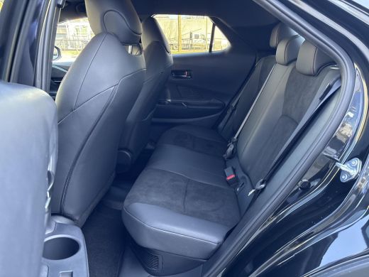 Toyota C-HR 2.0 Plug-in Hybrid 220 Black Edition **GEHEUGENSTOEL/ DODEHOEK DETECTIE/ PARKEERSENSOREN** ActivLease financial lease