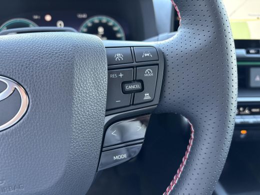 Toyota C-HR 2.0 Plug-in Hybrid 220 Black Edition **GEHEUGENSTOEL/ DODEHOEK DETECTIE/ PARKEERSENSOREN** ActivLease financial lease