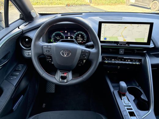 Toyota C-HR 2.0 Plug-in Hybrid 220 Black Edition **GEHEUGENSTOEL/ DODEHOEK DETECTIE/ PARKEERSENSOREN** ActivLease financial lease