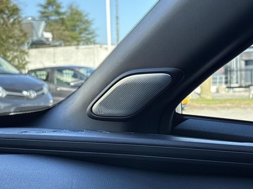 Toyota C-HR 2.0 Plug-in Hybrid 220 Black Edition **GEHEUGENSTOEL/ DODEHOEK DETECTIE/ PARKEERSENSOREN** ActivLease financial lease