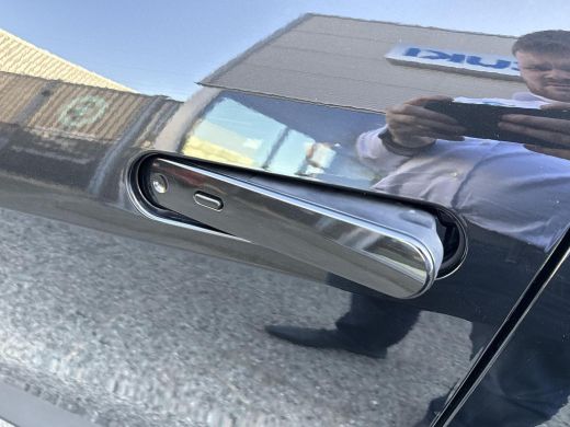 Toyota C-HR 2.0 Plug-in Hybrid 220 Black Edition **GEHEUGENSTOEL/ DODEHOEK DETECTIE/ PARKEERSENSOREN** ActivLease financial lease