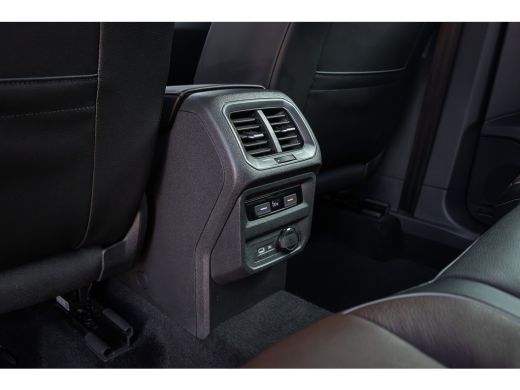 Volkswagen Tiguan 1.4 TSI eHybrid PHEV Elegance | Trekhaak/1800kg | Camera | Leder | Matrix led | Adap crusie | Hea... ActivLease financial lease