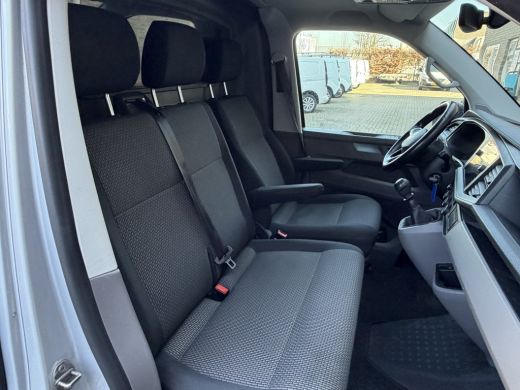 Volkswagen Transporter 2.0 TDI 150PK Euro 6 L2H1 CarPlay/cruise control/trekhaak/camera ActivLease financial lease