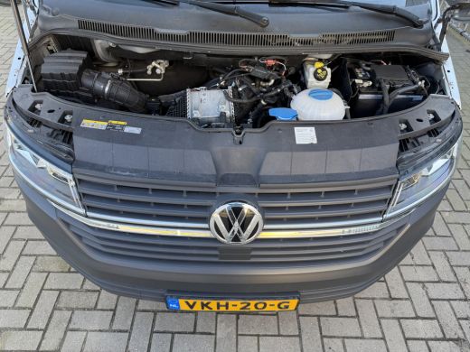 Volkswagen Transporter 2.0 TDI 150PK Euro 6 L2H1 CarPlay/cruise control/trekhaak/camera ActivLease financial lease