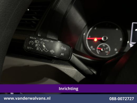 Volkswagen Transporter 2.0 TDI L2H1 inrichting Euro6 Airco | Omvormer | Camera | Imperiaal | Apple Carplay | Cruisecontr... ActivLease financial lease