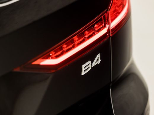 Volvo  V60 2.0 B4 Inscription 197Pk Automaat (APPLE CARPLAY, GROOT NAVI, CAMERA, HARMAN/KARDON, STOELVERWARM... ActivLease financial lease