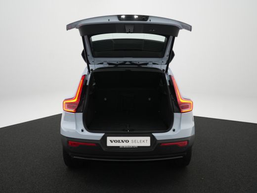 Volvo  XC40 2.0 B4 Plus Dark | Harman/Kardon | Adaptive Cruise | BLIS | Keyless | Google ActivLease financial lease