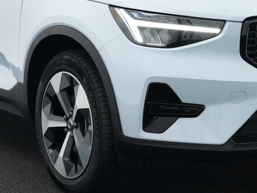 Volvo  XC40 2.0 B4 Plus Dark | Harman/Kardon | Adaptive Cruise | BLIS | Keyless | Google ActivLease financial lease