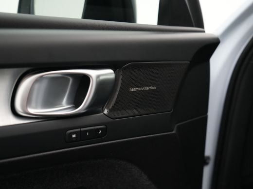 Volvo  XC40 2.0 B4 Plus Dark | Harman/Kardon | Adaptive Cruise | BLIS | Keyless | Google ActivLease financial lease