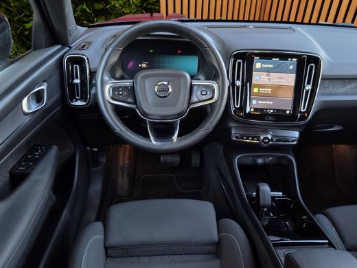 Volvo  XC40 Recharge Core | Camera | CarPlay | Lane Keeping | Climate | 19" Velgen ActivLease financial lease