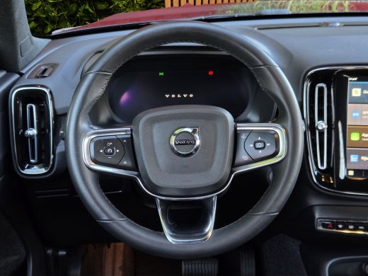 Volvo  XC40 Recharge Core | Camera | CarPlay | Lane Keeping | Climate | 19" Velgen ActivLease financial lease