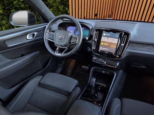 Volvo  XC40 Recharge Core | Camera | CarPlay | Lane Keeping | Climate | 19" Velgen ActivLease financial lease