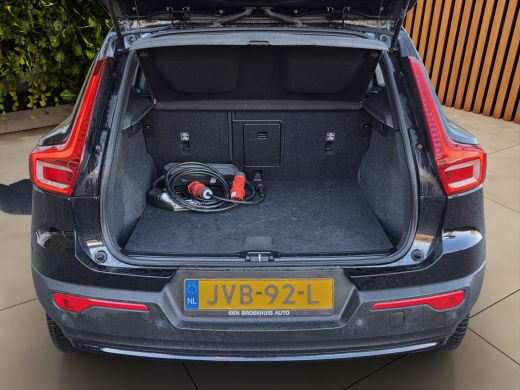 Volvo  XC40 Recharge Core | Camera | CarPlay | Lane Keeping | Climate | 19" Velgen ActivLease financial lease