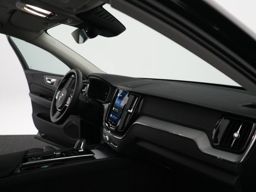 Volvo  XC60 T6 AWD Ultra Dark | 360&deg; Camera | Head-Up | Panoramadak | Trekhaak ActivLease financial lease