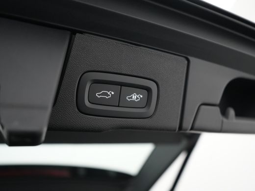 Volvo  XC60 T6 AWD Ultra Dark | 360&deg; Camera | Head-Up | Panoramadak | Trekhaak ActivLease financial lease